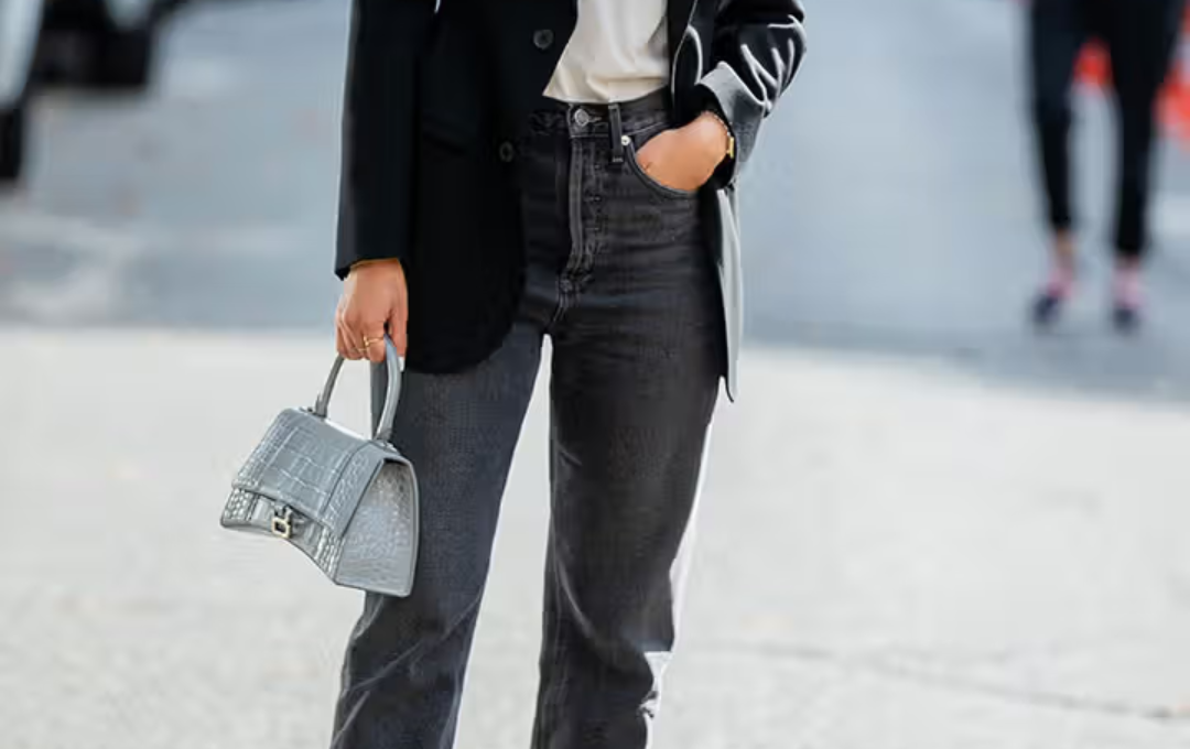 The Ultimate Power Bag: BALENCIAGA Hourglass XS The Ultimate Power Bag: BALENCIAGA Hourglass XS