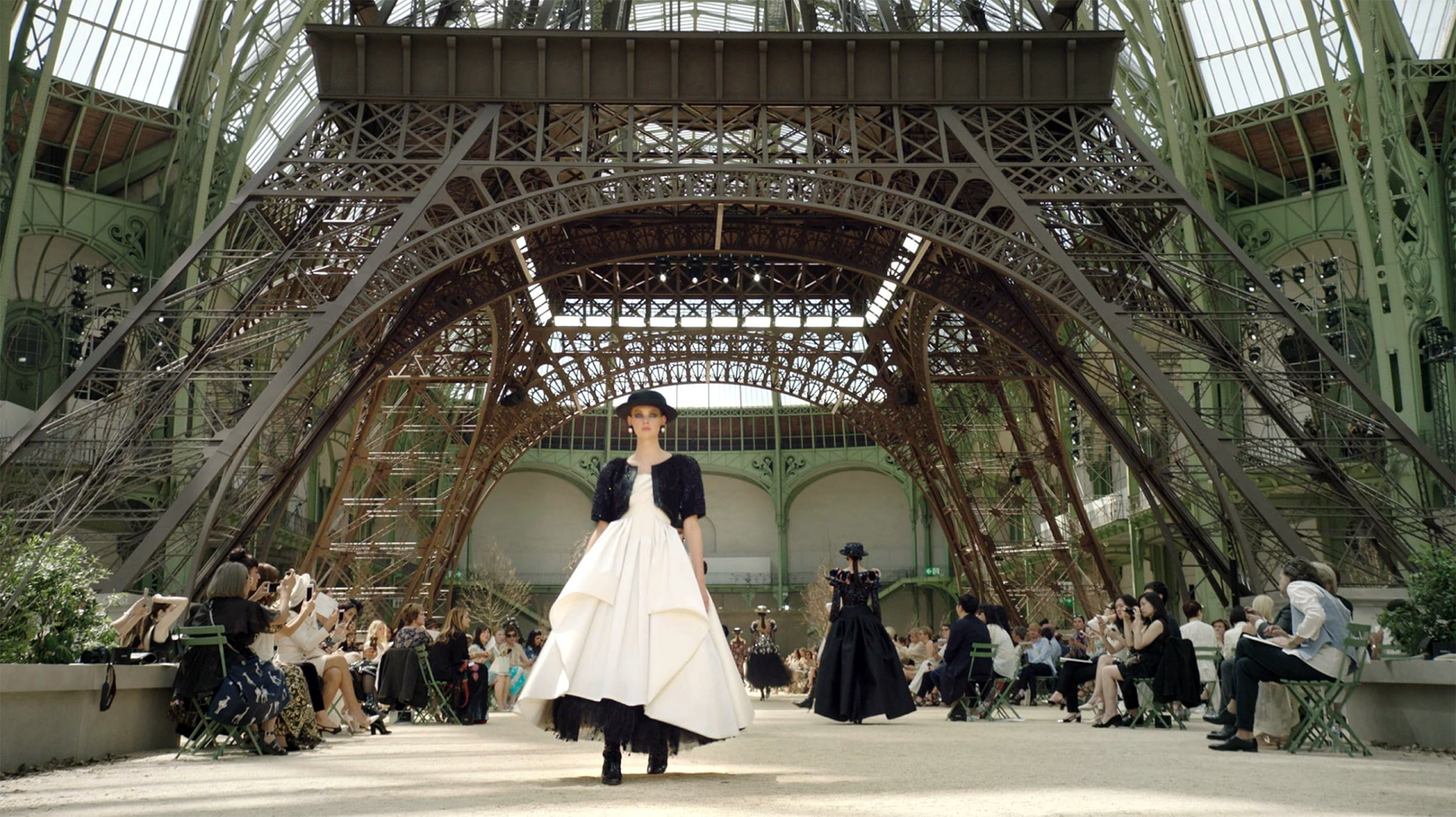 CHANEL Defilé Grand PalaisCHANEL Defilé Grand Palais